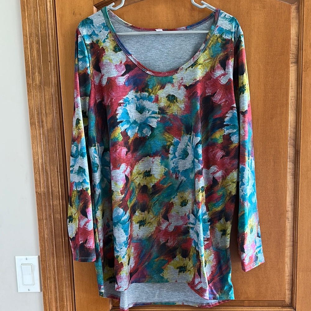 LuLaRoe Lynnae Watercolor Floral Long Sleeve Scoop Neck Top 2XL NWT